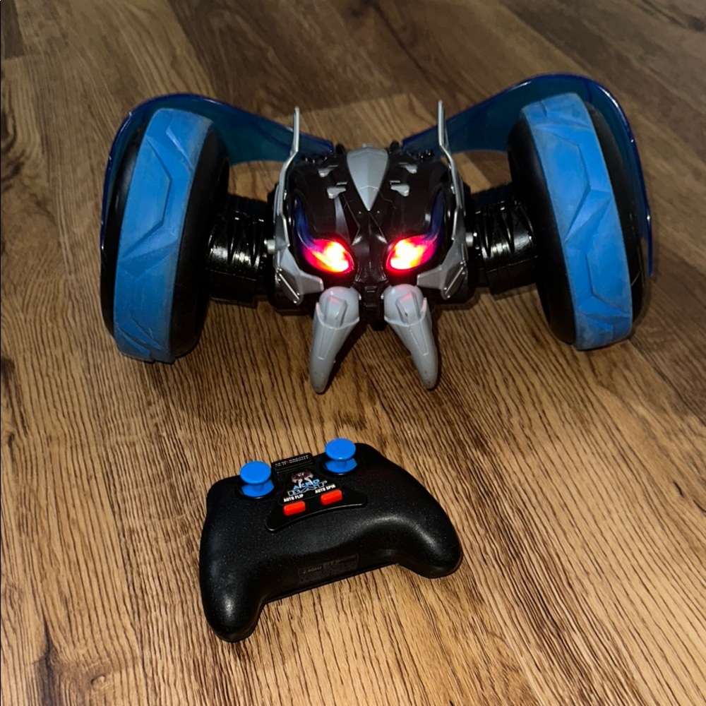 Remote Control Toy, it flips and spins